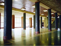 Blick zur Fensterfront